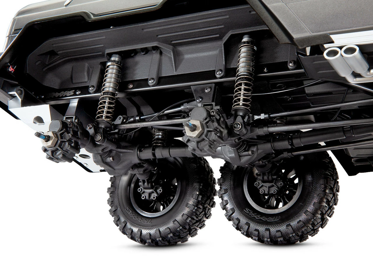 Traxxas TRX-6 Mercedes-Benz G 63 AMG 6x6, Silver 12 Traxxas TRX-6 Mercedes-Benz G 63 AMG 6x6, Silver - Image 10