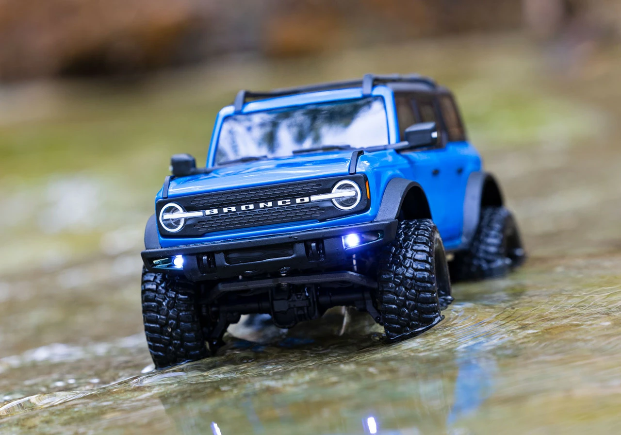 Traxxas TRX-4M 1/18 Scale Ford Bronco RTR, Blue 9 Traxxas TRX-4M 1/18 Scale Ford Bronco RTR, Blue - Image 7