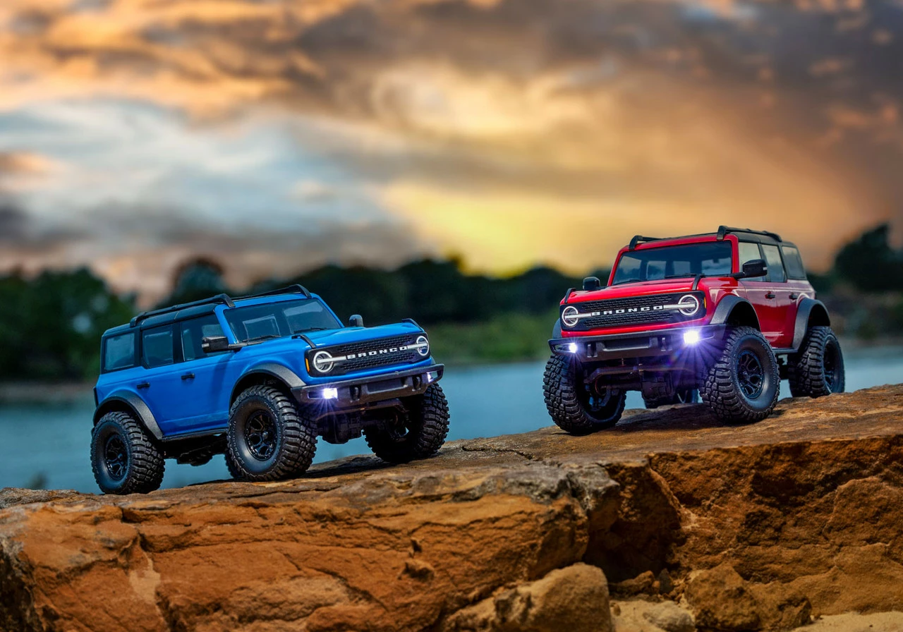 Traxxas TRX-4M 1/18 Scale Ford Bronco RTR, Blue 8 Traxxas TRX-4M 1/18 Scale Ford Bronco RTR, Blue - Image 6