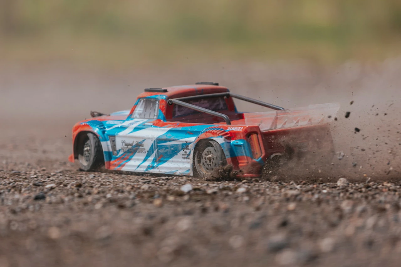 Arrma Infraction 4x4 Mega 1/8 Street Bash Resto Mod Truck RTR, Red/Blue 7 Arrma Infraction 4x4 Mega 1/8 Street Bash Resto Mod Truck RTR, Red/Blue - Image 5