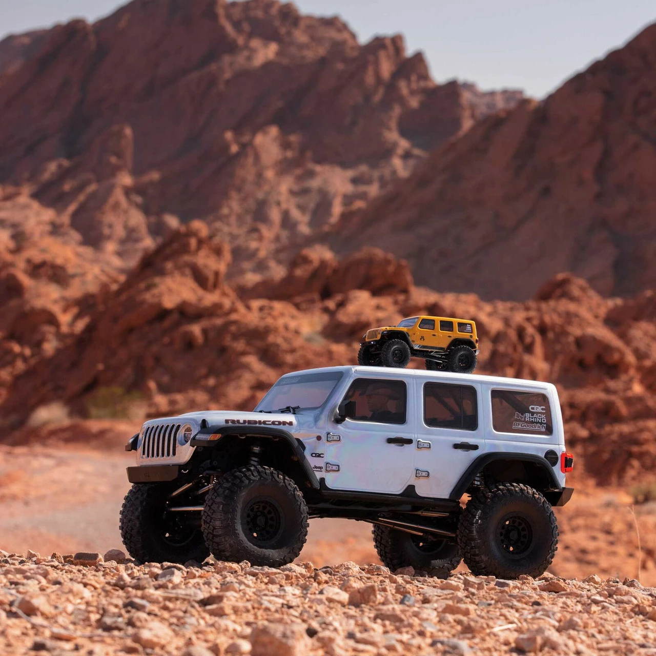 Axial SCX6 Jeep JLU Wrangler 1/6 4WD RTR Electric Rock Crawler (Silver) W/DX3 Radio & Smart ESC 4 Axial SCX6 Jeep JLU Wrangler 1/6 4WD RTR Electric Rock Crawler (Silver) W/DX3 Radio & Smart ESC - Image 2