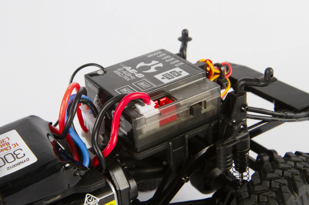 Axial 1/24 SCX24 Deadbolt RTR Scale Mini Crawler W/2.4GHz Radio (Green) 10 Axial 1/24 SCX24 Deadbolt RTR Scale Mini Crawler W/2.4GHz Radio (Green) - Image 8