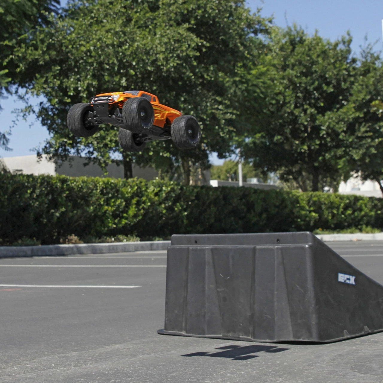 ECX 1/18 Ruckus 4WD Monster Truck RTR Orange/Yellow 15 ECX 1/18 Ruckus 4WD Monster Truck RTR Orange/Yellow - Image 13