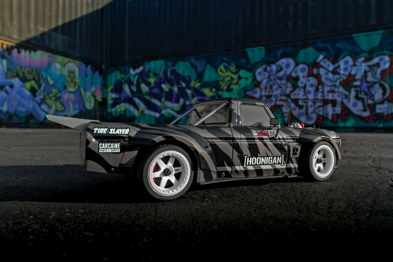 Team Associated Hoonigan Apex2 Hoonitruck 1/10 On-Road Electric 4wd RTR Kit - Combo 9 Team Associated Hoonigan Apex2 Hoonitruck 1/10 On-Road Electric 4wd RTR Kit - Combo - Image 7