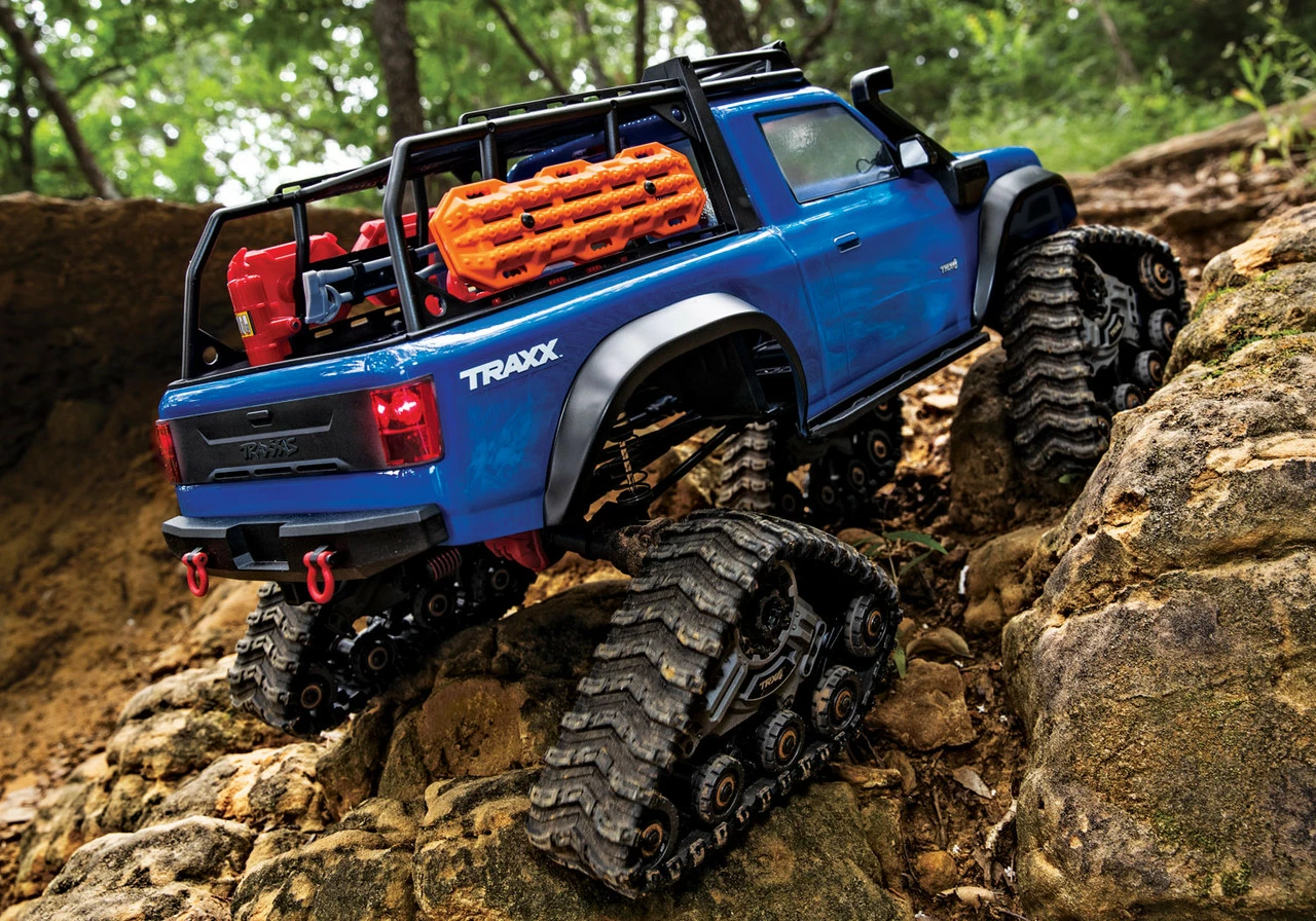 Traxxas TRX-4 1/10 Scale Trail Rock Crawler W/All-Terrain Traxx (Blue) 12 Traxxas TRX-4 1/10 Scale Trail Rock Crawler W/All-Terrain Traxx (Blue) - Image 10