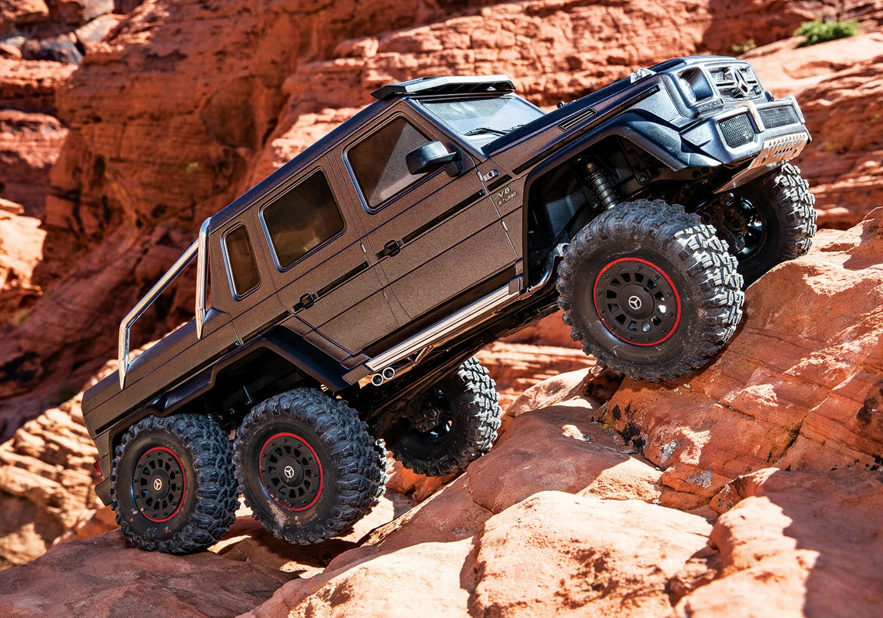 Traxxas TRX-6 Mercedes-Benz G 63 AMG 6x6, Silver 22 Traxxas TRX-6 Mercedes-Benz G 63 AMG 6x6, Silver - Image 20