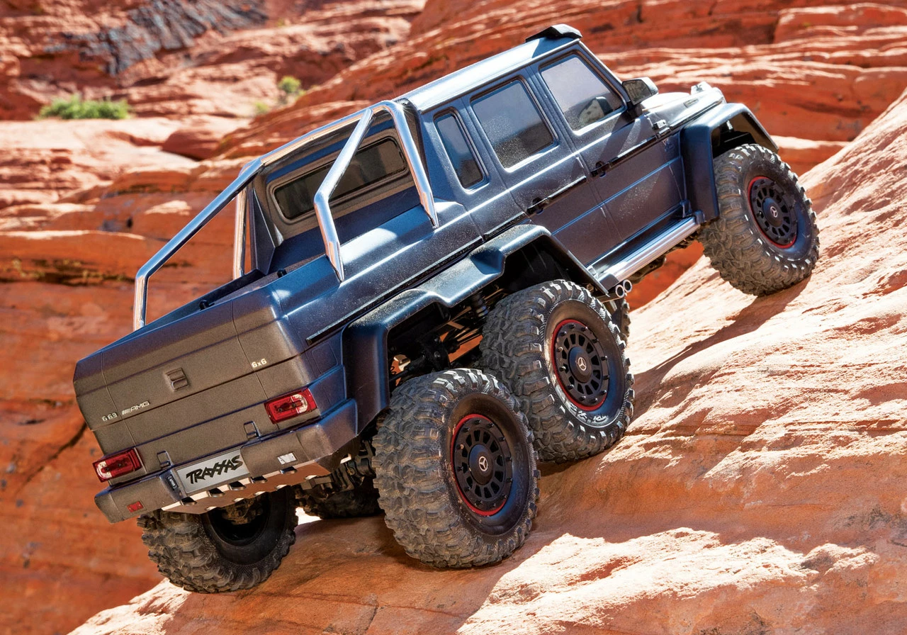 Traxxas TRX-6 Mercedes-Benz G 63 AMG 6x6, Silver 21 Traxxas TRX-6 Mercedes-Benz G 63 AMG 6x6, Silver - Image 19