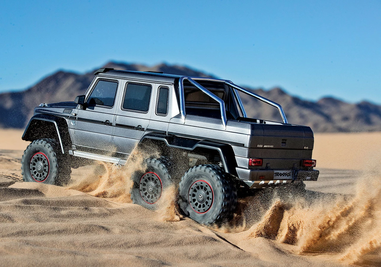 Traxxas TRX-6 Mercedes-Benz G 63 AMG 6x6, Silver 24 Traxxas TRX-6 Mercedes-Benz G 63 AMG 6x6, Silver - Image 22
